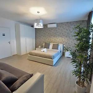 Karol Airport Bed and breakfast Bari