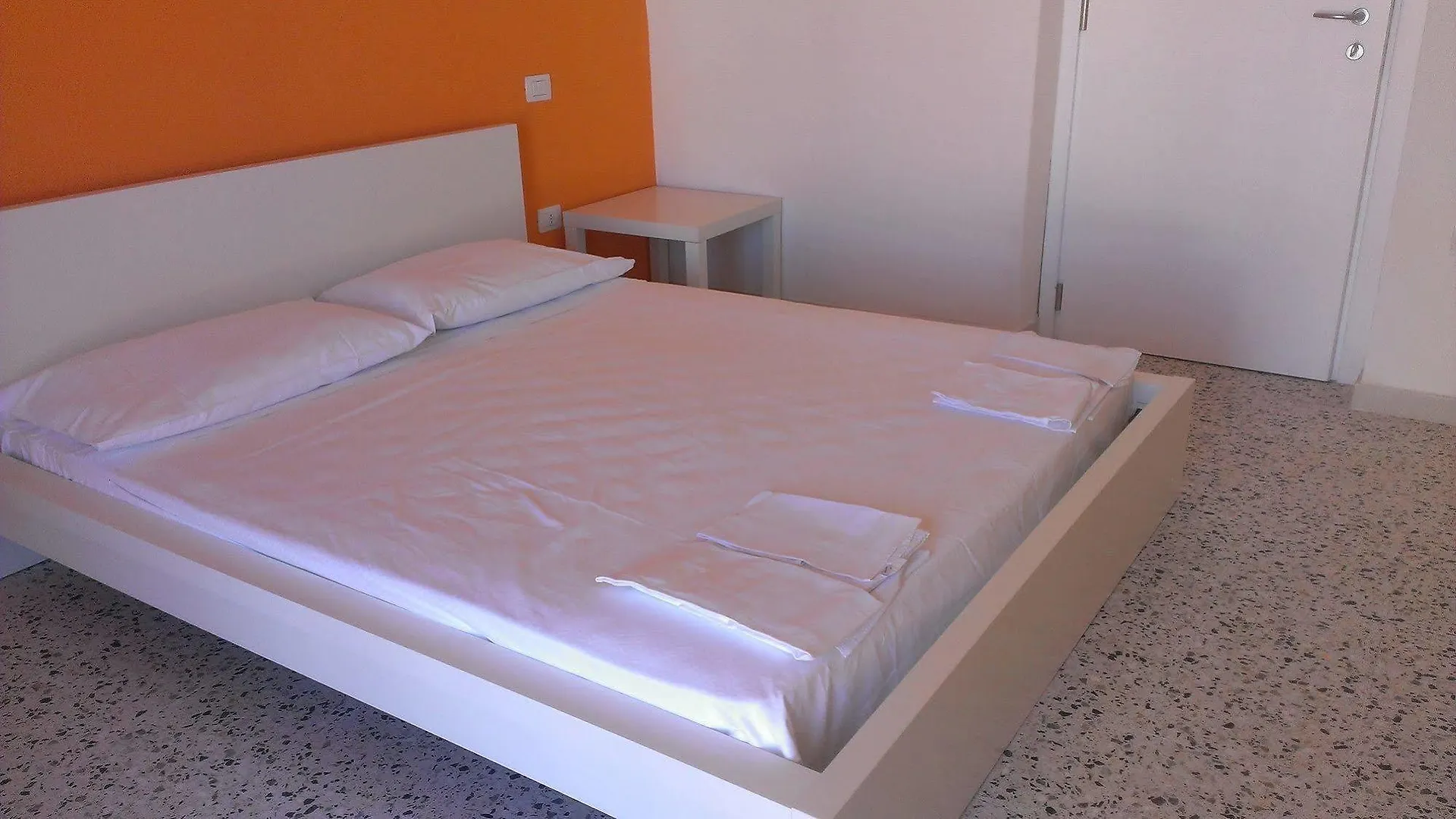Glemerald Hostel Pula Italia